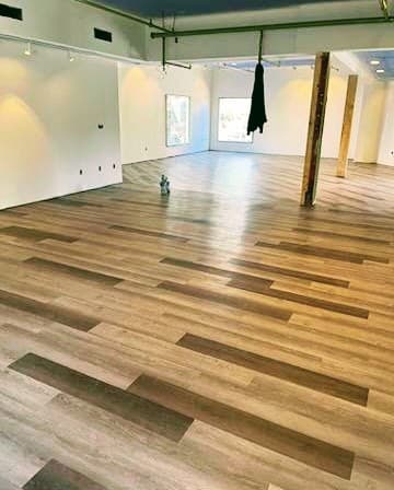 Shaw Indwell 20 - Colors: Blue Ridge and Seneca Oak