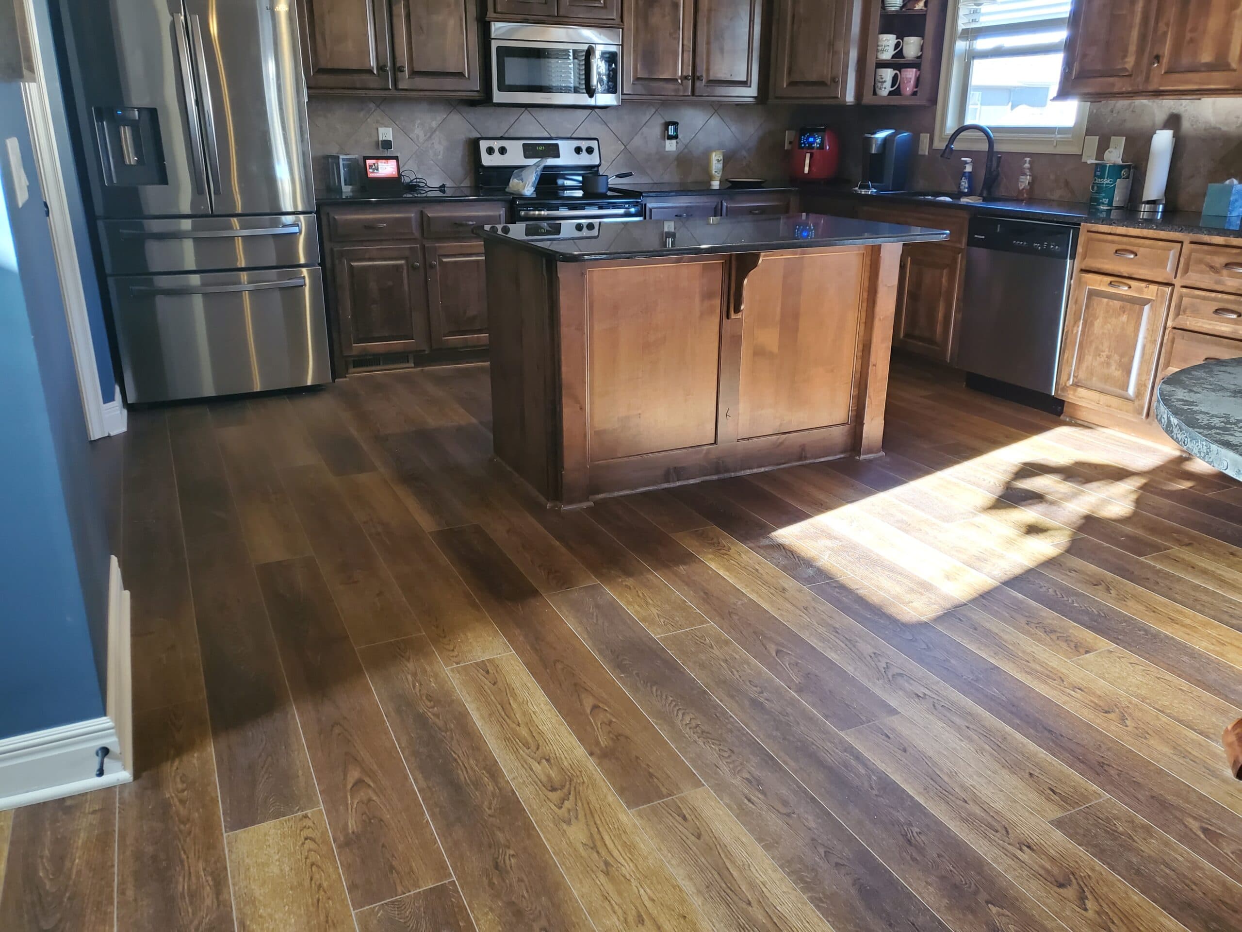 Product: Rigid Core Vantage. Color:Sunset Glow